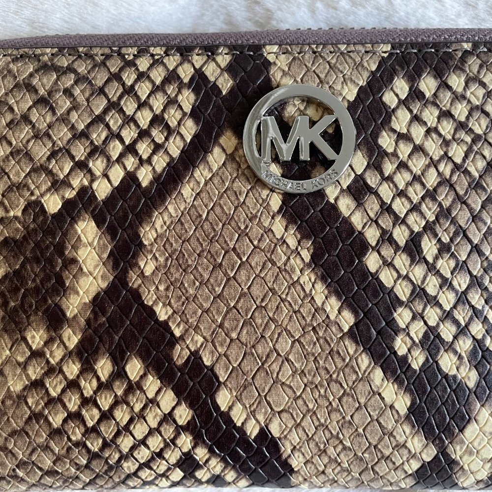 Michael Kors - Picture 2 of 6